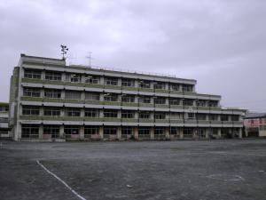 鵠沼小学校外観